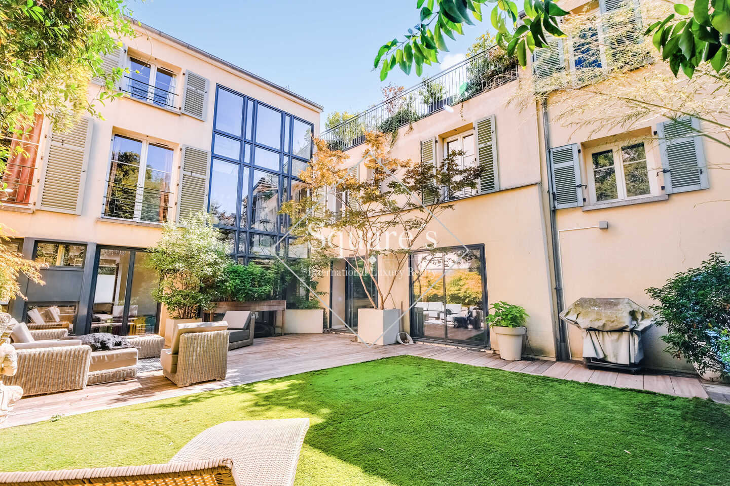 Puteaux - 385m² - 11p. - 5ch.